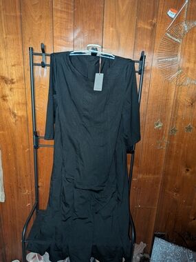 Women’s Black Midi Dress with Crewneck - Unbranded